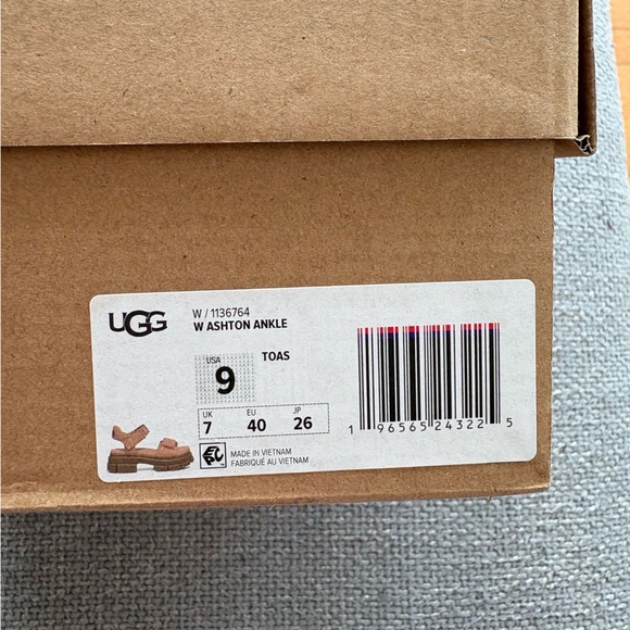 UGG Ashton Toast Platform Sandals - Size 9 - Brand New in Box - Picture 6 of 16